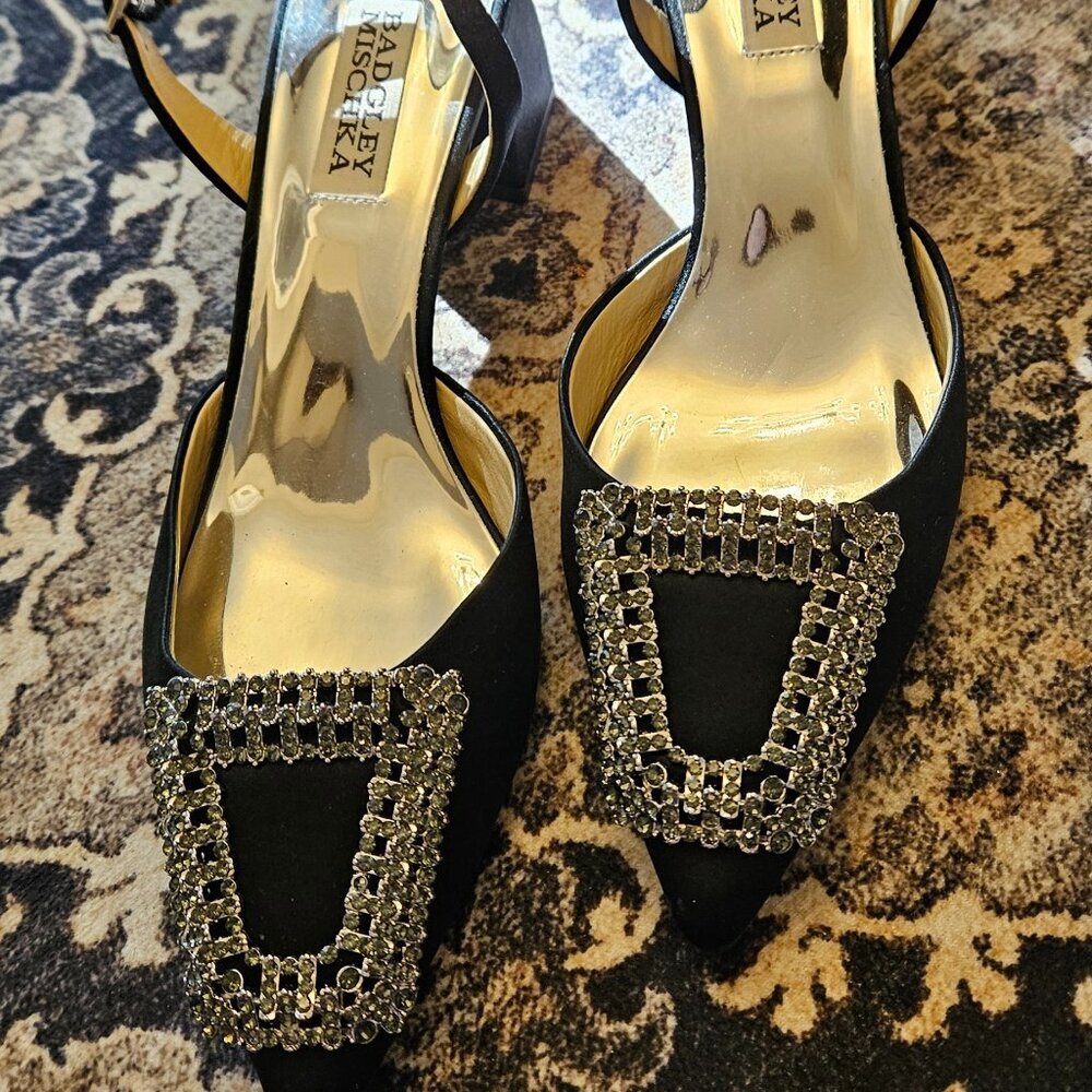 NEW Badgley Mischka Women's Emmie Block Heel Slingback with Crystal Buckle, Blac